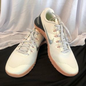 Nike Women's Metcon 4 Training Shoes